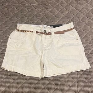 Apt. 9 White Cargo Shorts with Brown Belt